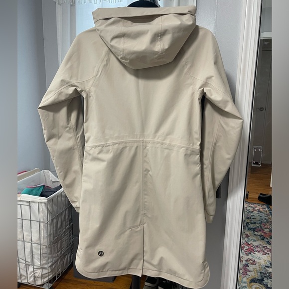 Lululemon Definitely Raining Jacket - Picture 5 of 15